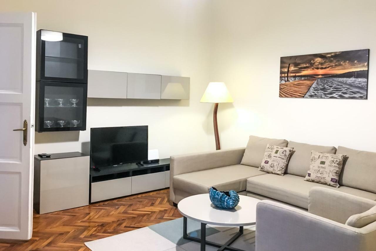 Budapest Kingdom Apartment Central & Car Parking On-Site & Aircon & Quiet & Family Friendly Kültér fotó