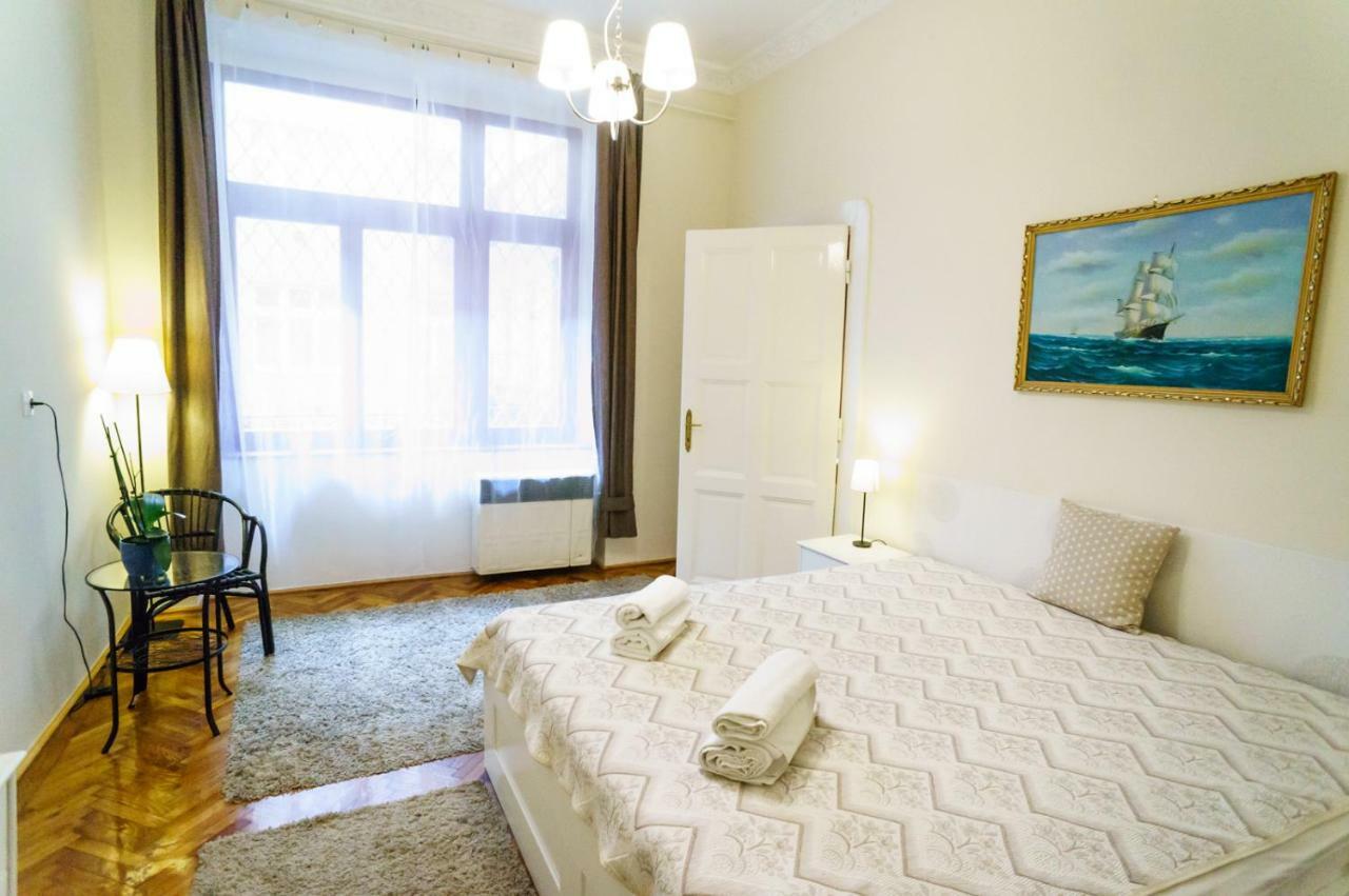 Budapest Kingdom Apartment Central & Car Parking On-Site & Aircon & Quiet & Family Friendly Kültér fotó